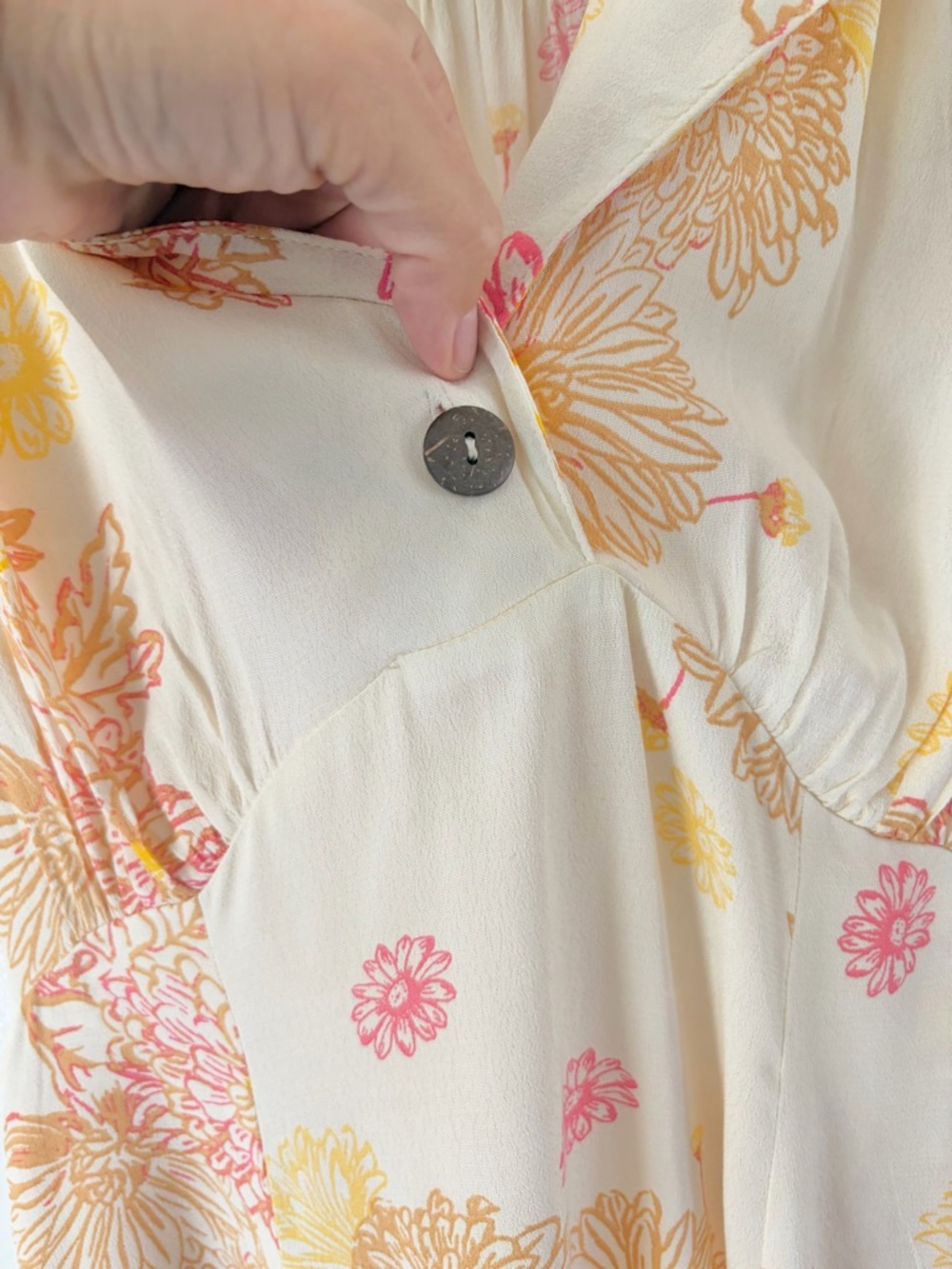 Free People Cream & Yellow Floral Short Sleeve Collared Blue Hawaii Mini Dress - Picture 6 of 13